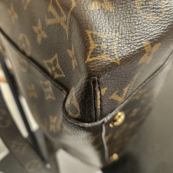 Louis Vuitton Montaigne GM – Monogram Canvas w/ Original Strap - Picture 7 of 16